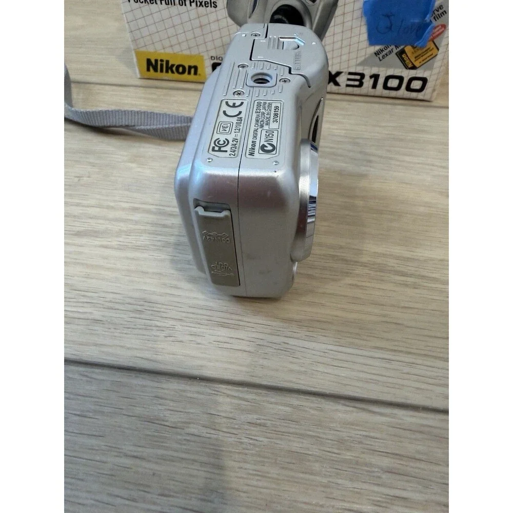 Nikon Coolpix 3100 3.2MP Digital Camera – Boxed – Untested – Complete